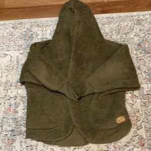 Nordic Beach Olive green wrap.  OLIVE U Body Wrap